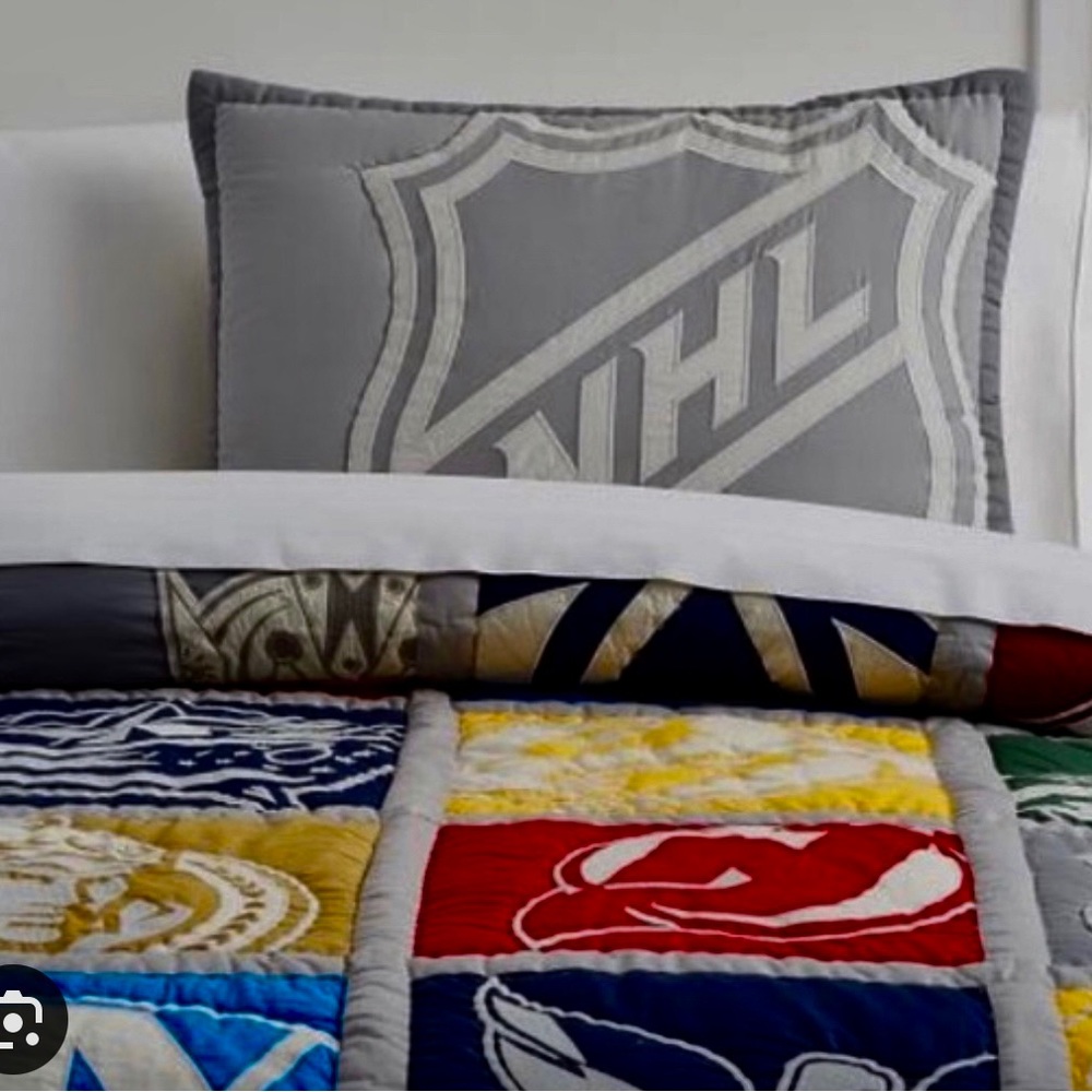 Queen Potterybarn Teen NHL Patchwork Comforter and Sheet Set